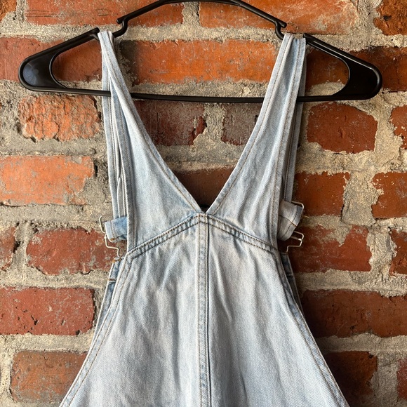 Wild Fable Women's Overall Shorts Distressed Light Wash Frayed Ends, size Large - Picture 9 of 11